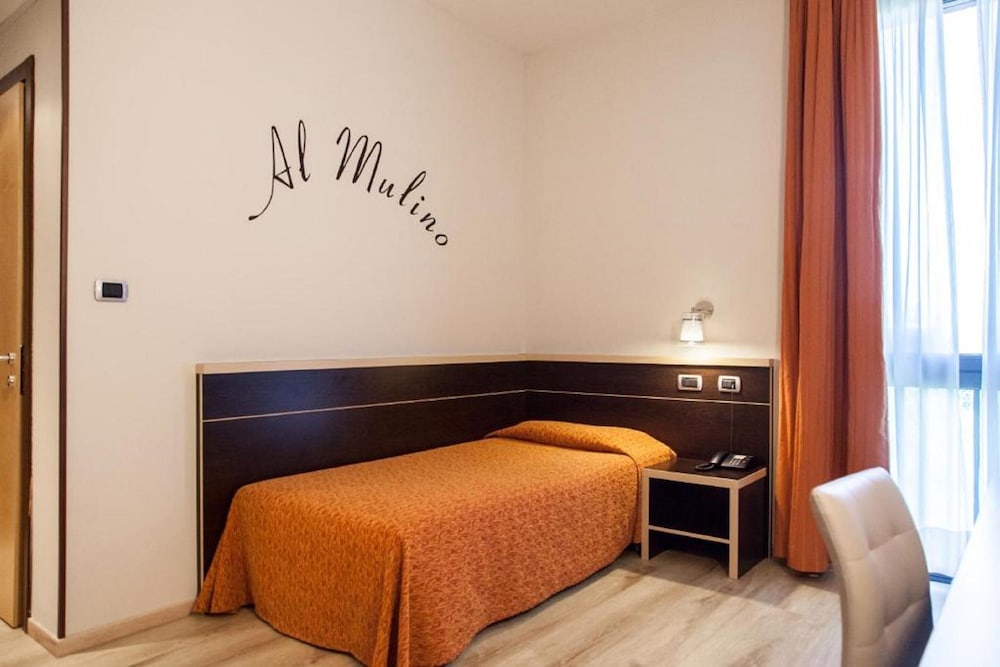 Deluxe Single Room photo 3