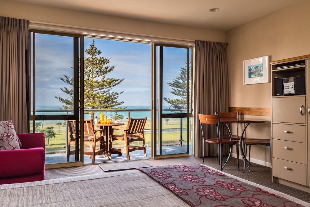 Family Suite, Upper Level (Sleeps 5)