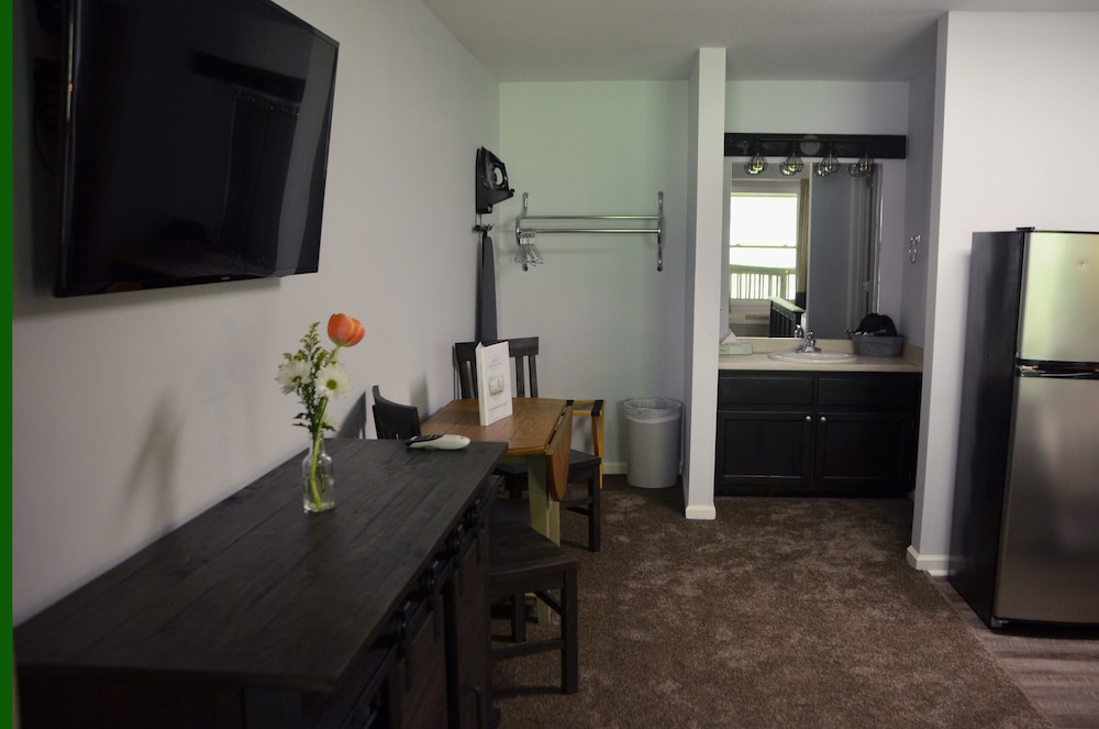 Classic Room, 1 King Bed