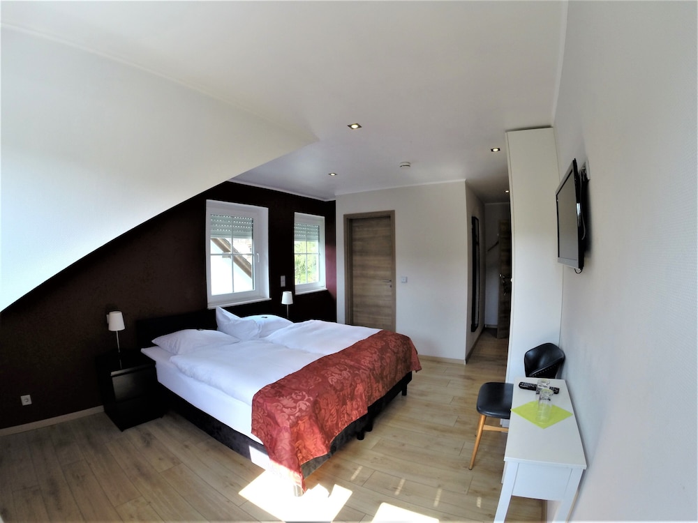 Comfort Double Room, Private Bathroom, River View photo 2