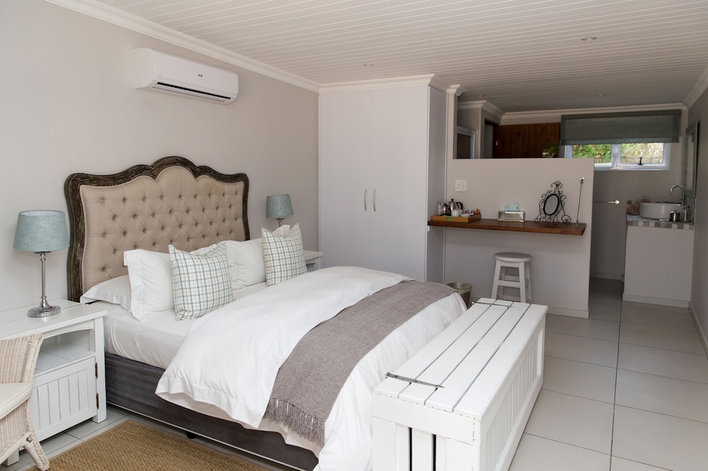 Standard Room photo 2