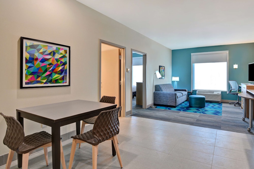 Suite, 1 King Bed, Accessible (Hearing) - Photo 4