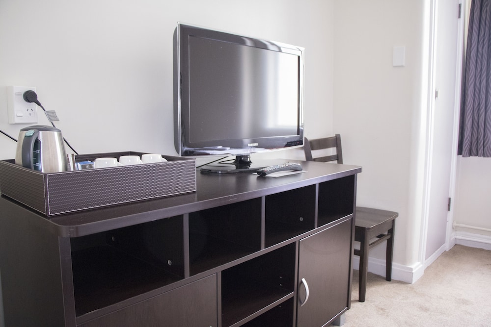 Twin, Double & Single Ensuite - Photo 8