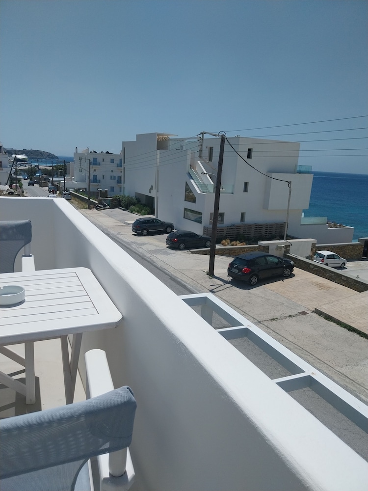Standard Twin Room, Partial Sea View photo 2