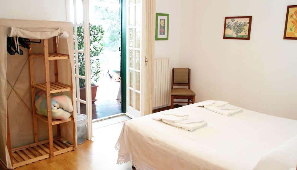 Classic Double Room, Private Bathroom (External) - Photo 4