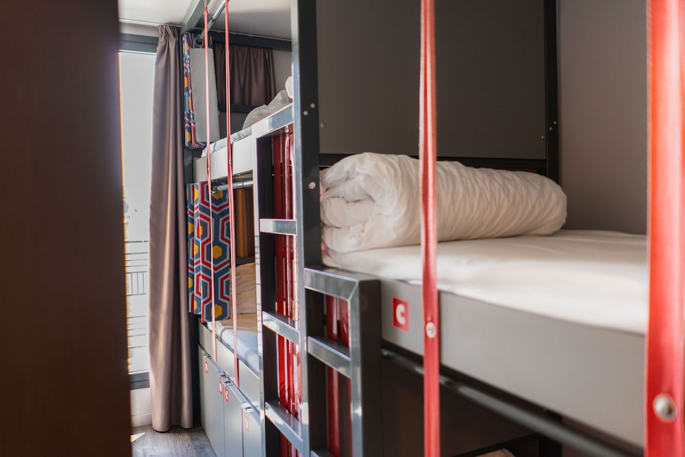 Bed in 4 beds Dorm with shared bathroom photo 3