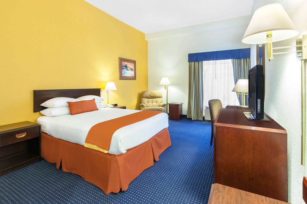 Accessible Room, 1 Double Bed, Non-Smoking - Photo 3
