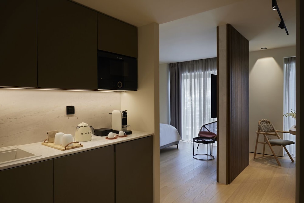 One Bedroom Suite Urban View photo 2