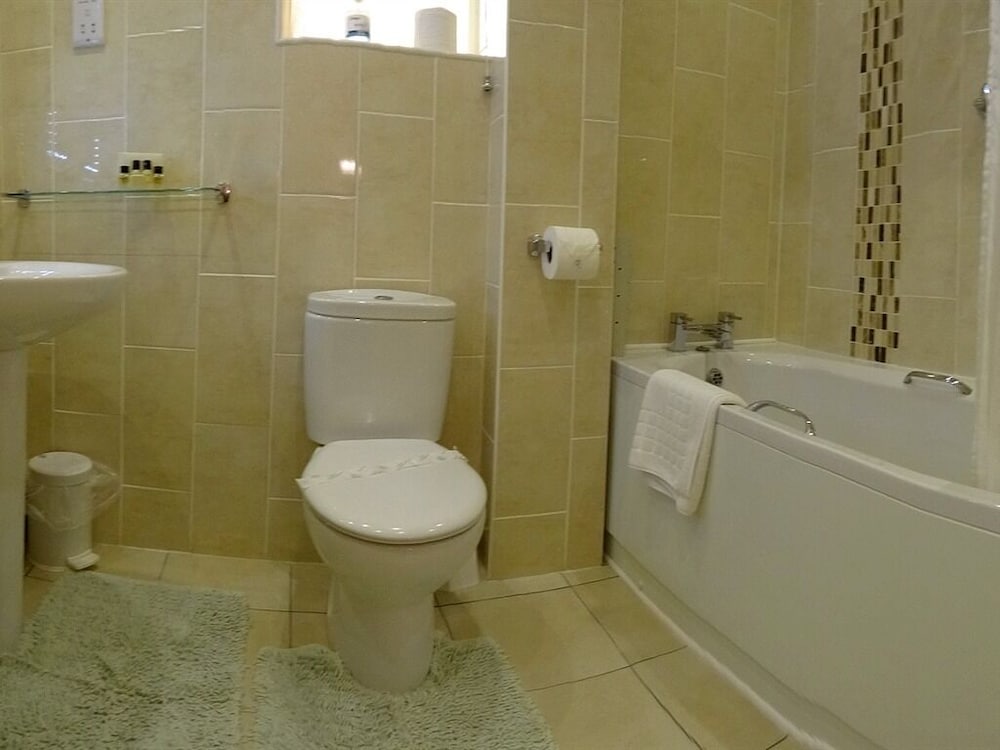 Suite, Ensuite (No.12: 2 Adults+1 Child ) photo 3