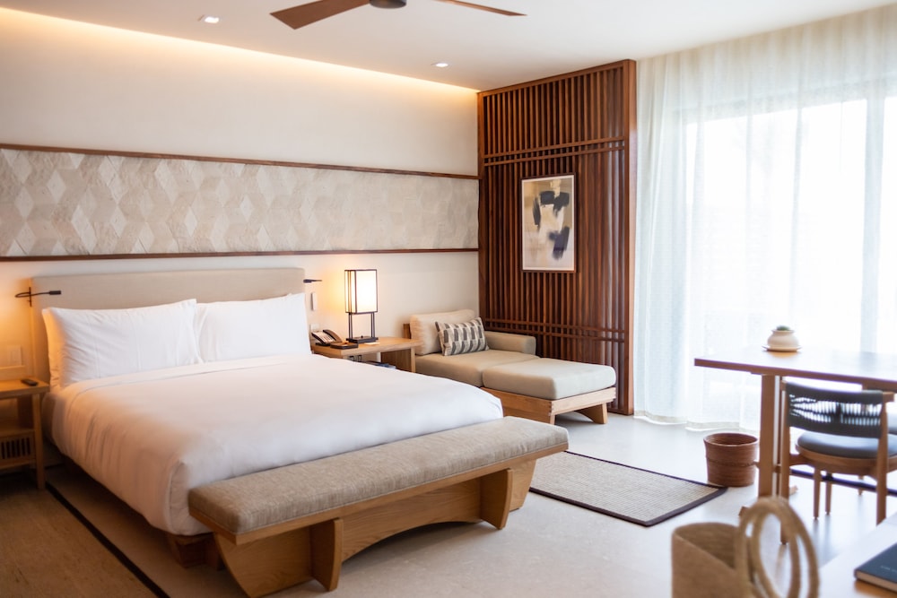 Deluxe Room, 1 King Bed, Ocean View