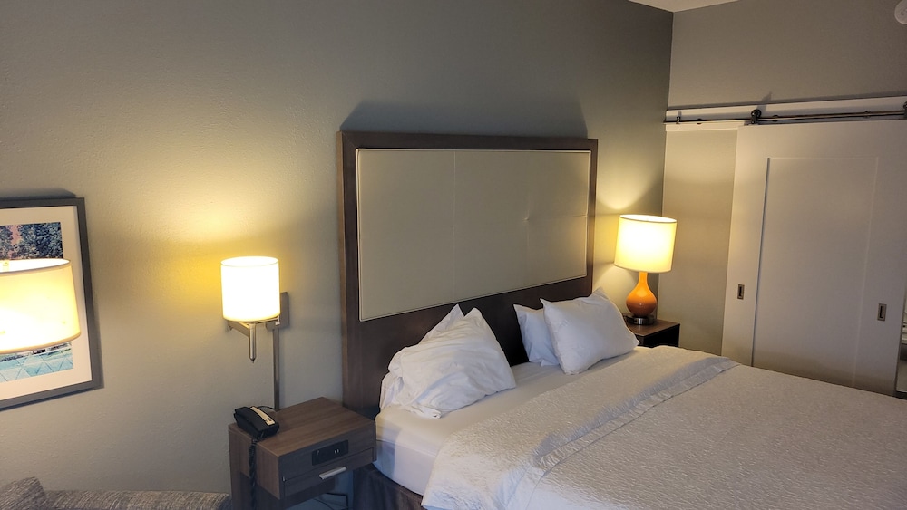 Room, 2 Queen Beds, Non Smoking, Refrigerator & Microwave (Roll-in Shower) - Photo 6