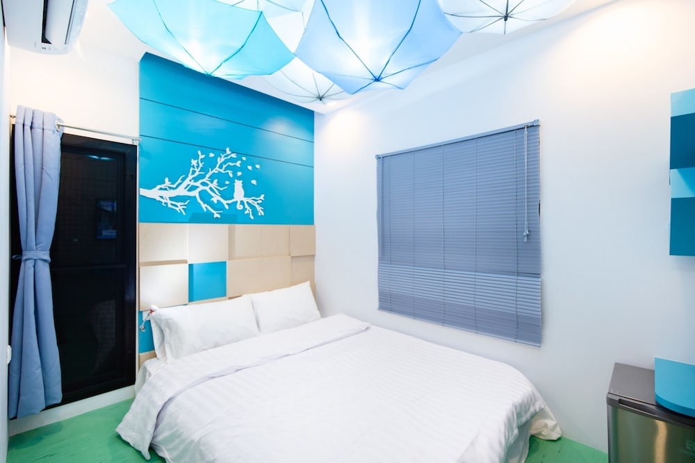 Deluxe Room, 1 Queen Bed, City View photo 1