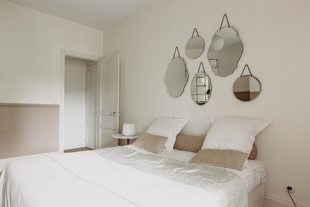 Romantic Suite, Private Bathroom, Garden View (Blanche ) photo 1