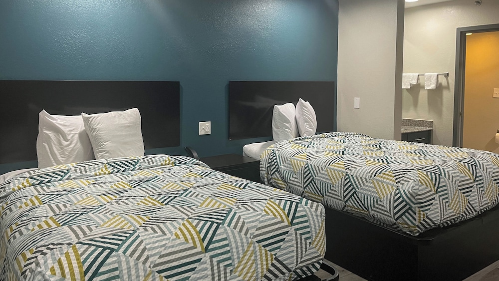 Standard Room, 2 Double Beds (Refrigerator & Microwave) photo 1