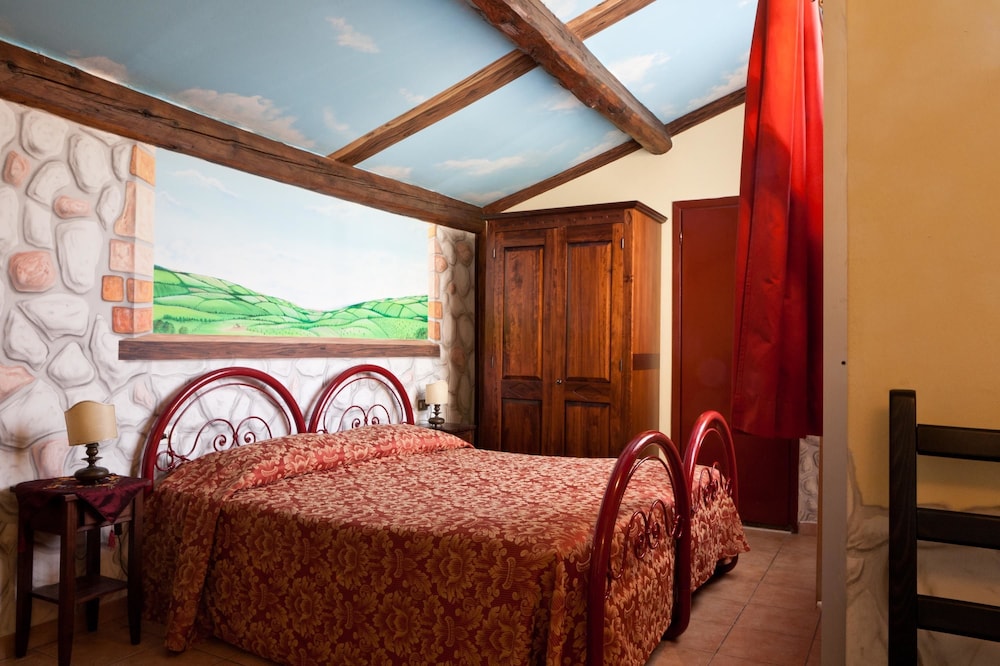 Traditional Double or Twin Room, Ensuite photo 3