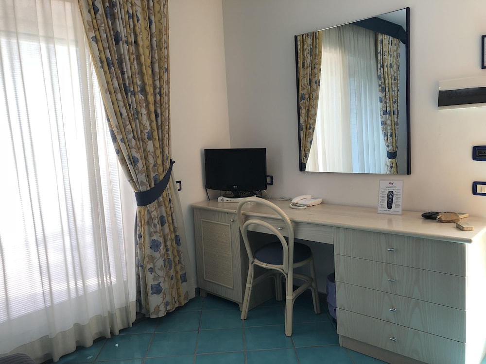 Superior Double or Twin Room - Photo 2
