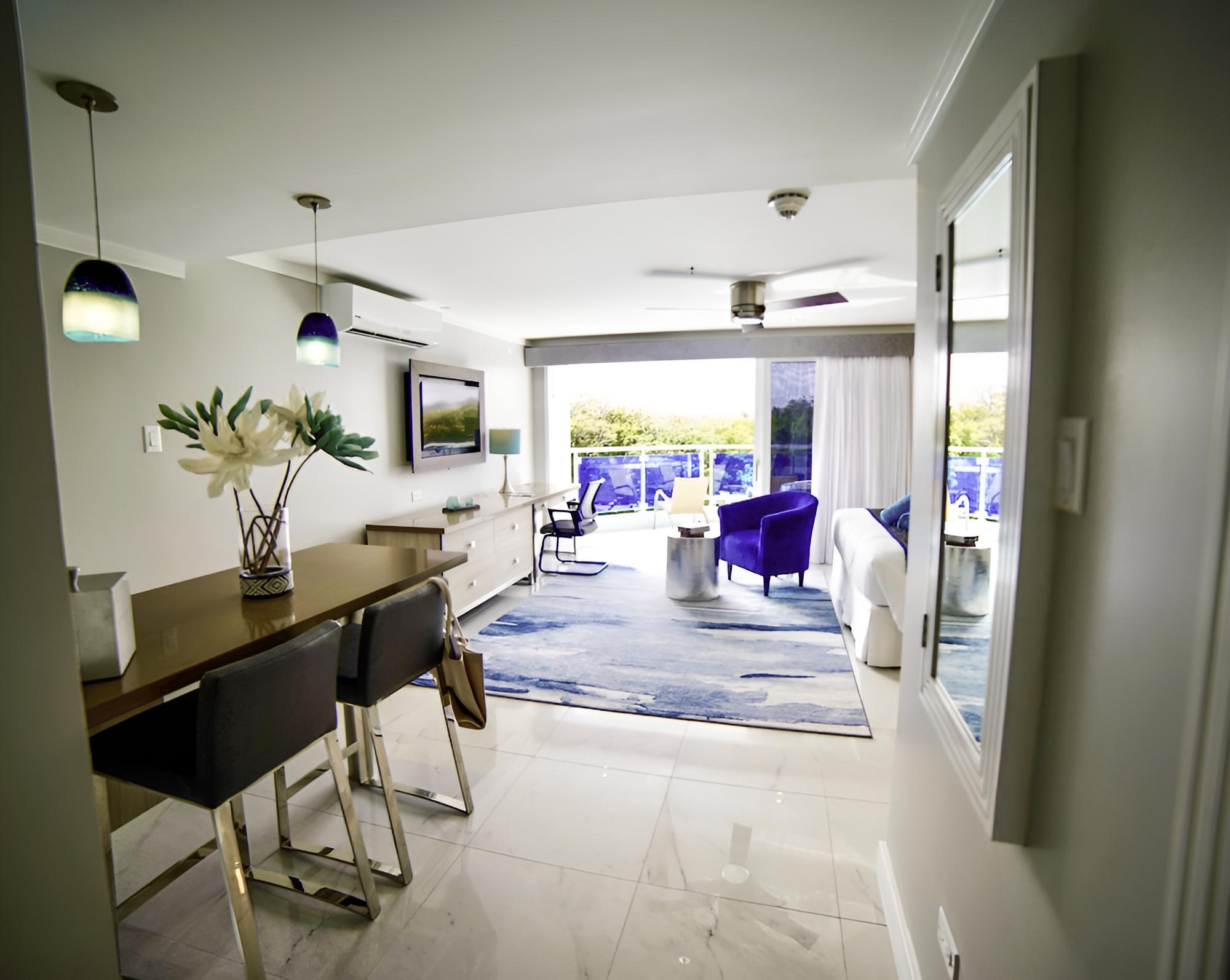 Standard Room, 1 King Bed, Hot Tub, Ocean View