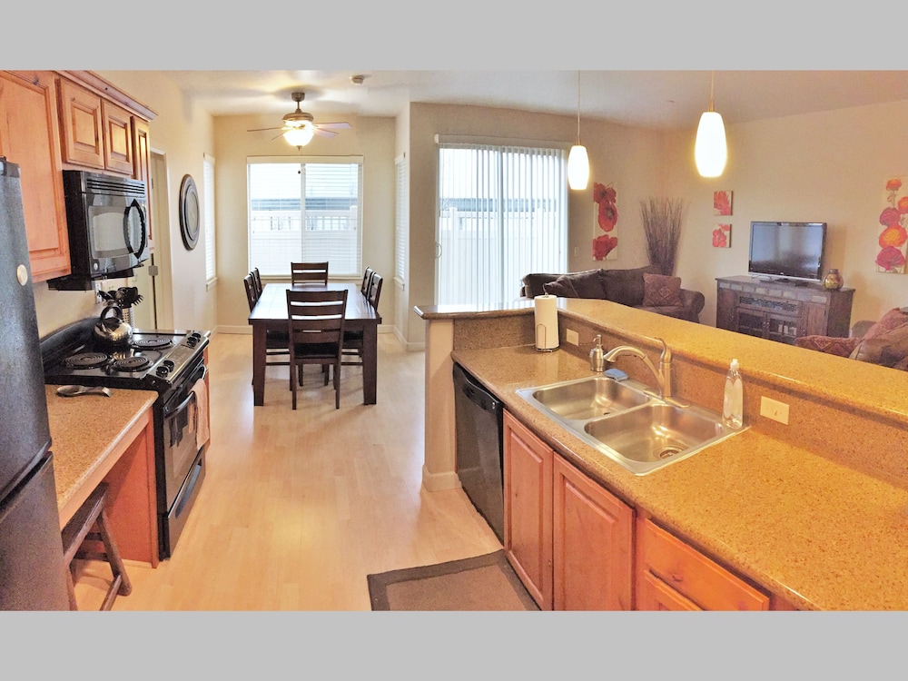 Downtown Luxury Condo at Citifront, Billede 6