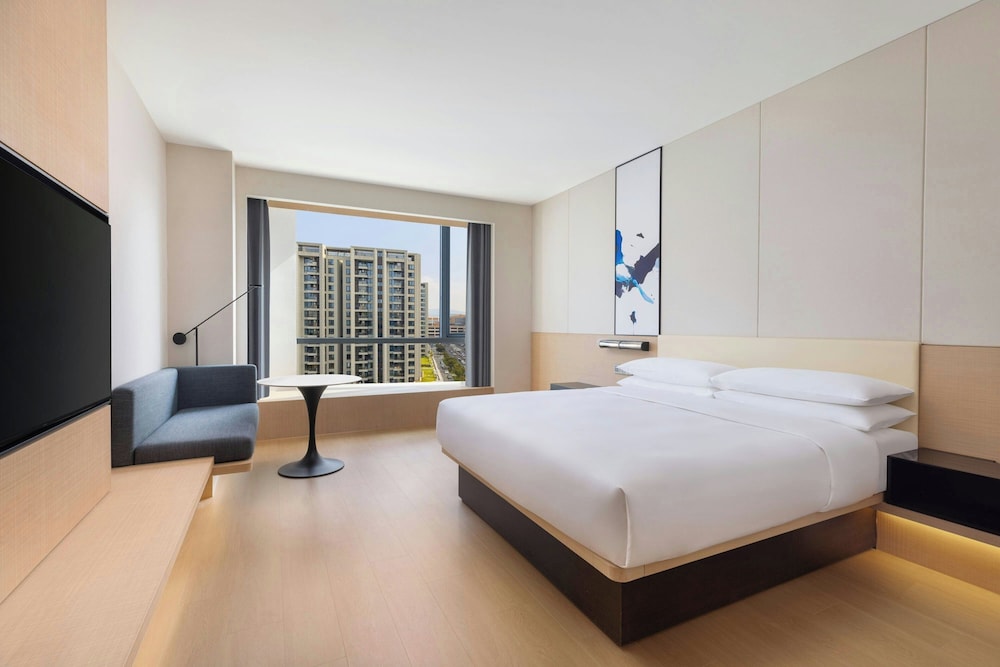 Deluxe Room, 1 King Bed