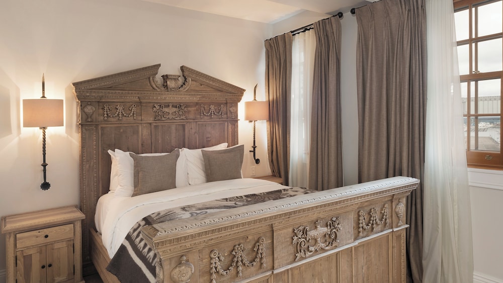 Royal Suite (Building B, No Pets allowed, No groups) - Photo 8