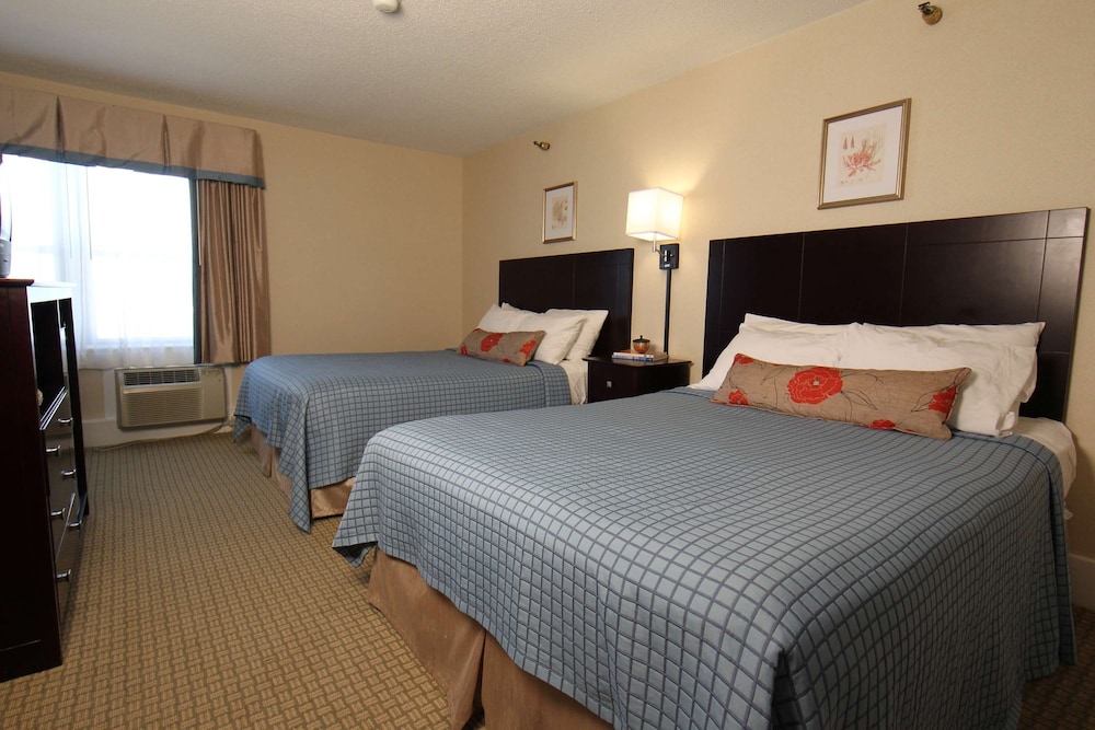 Room, 2 Queen Beds (Limited View) photo 1