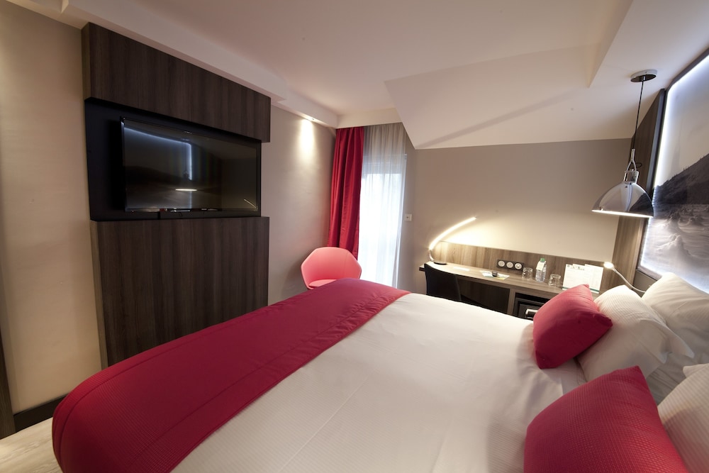 Superior Double Room, 1 King Bed, Non Smoking photo 2