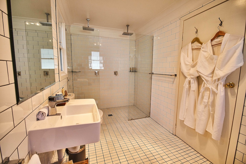 Superior Suite, 1 Queen Bed photo 2