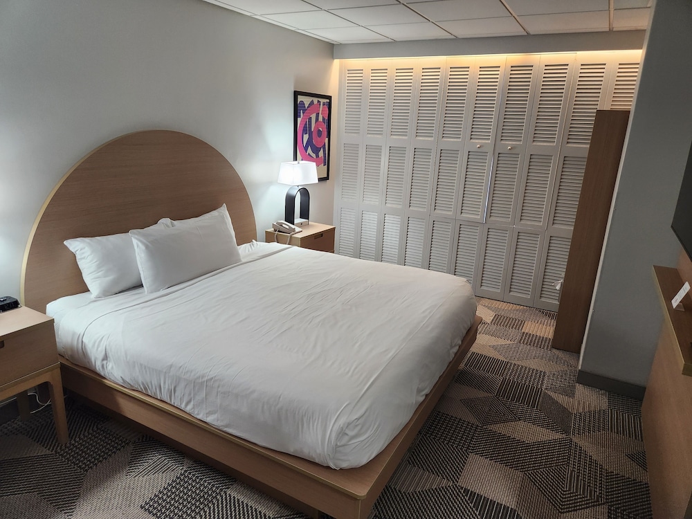 Standard Room, 1 Queen Bed - Photo 3