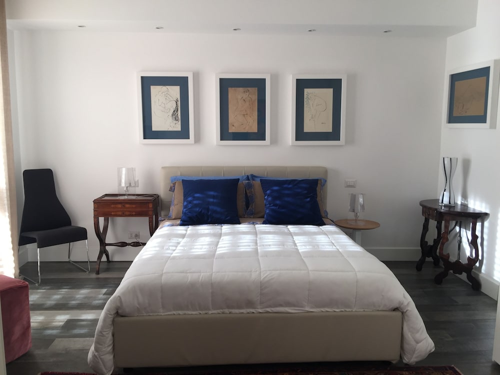 Family Suite (Poisson)