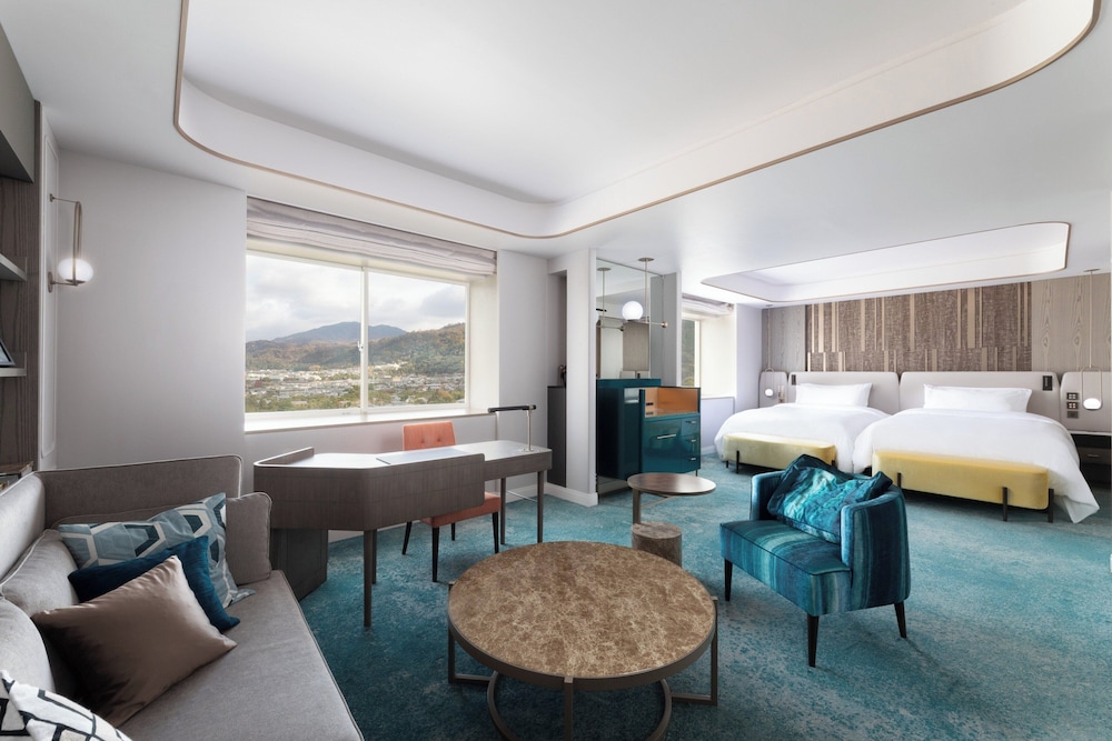 Junior Suite, 1 King Bed (View) - Photo 2
