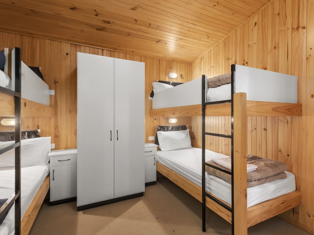 Deluxe 2 Bedroom Cabin photo 3