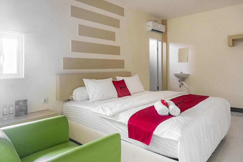 Premium Room (Reddoorz) - Photo 2