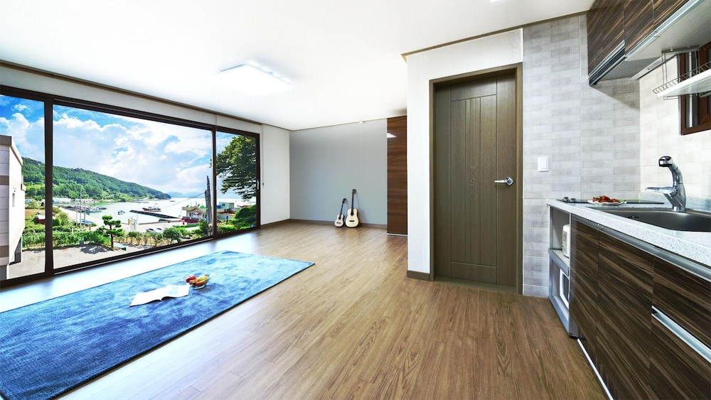 Basic Room, 1 Bedroom (B203(Ocean View)) - Photo 7