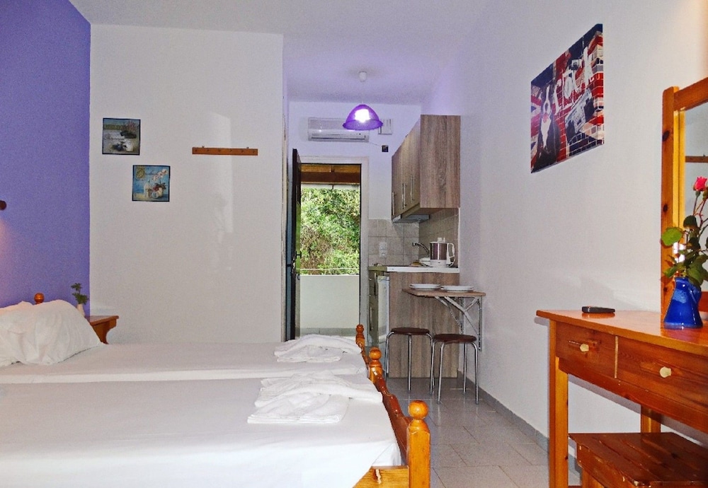 Standard Studio, 2 Twin Beds, Sea View