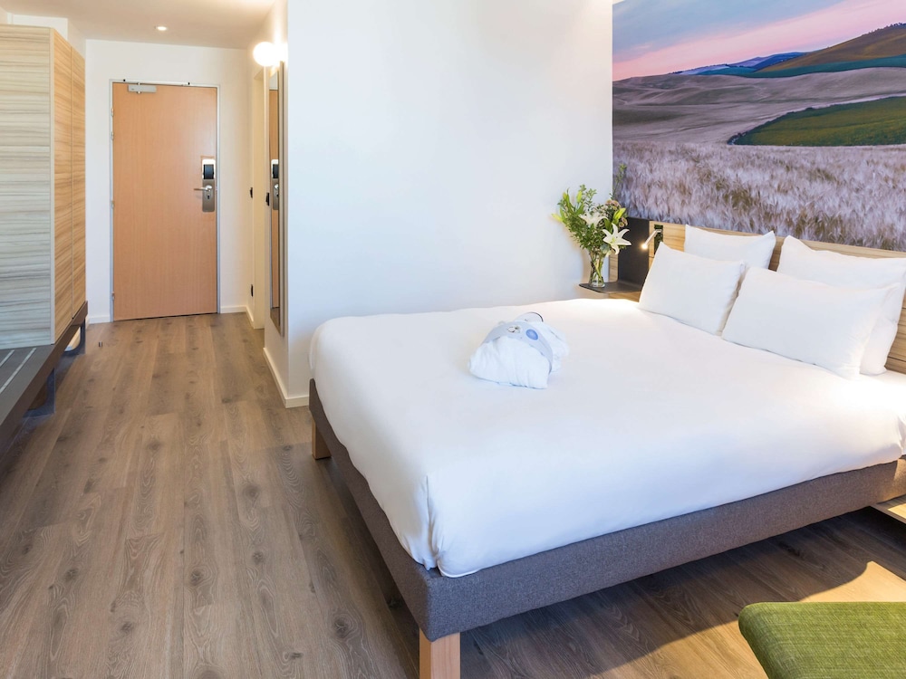 Deluxe Room, 1 Double Bed thumbnail 5