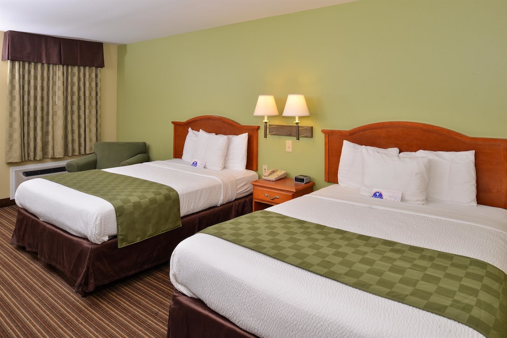 Suite, 2 Queen Beds, Non Smoking - Photo 4