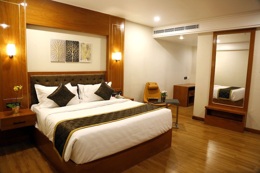 Deluxe Double or Twin Room - Photo 10