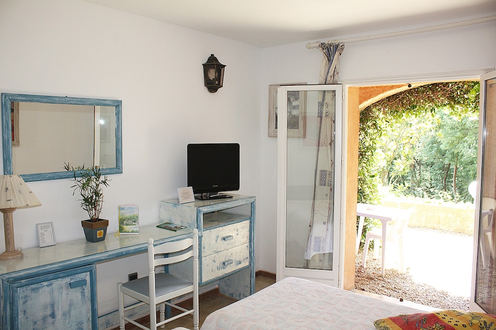 Twin Room, Ground Floor (09) photo 2