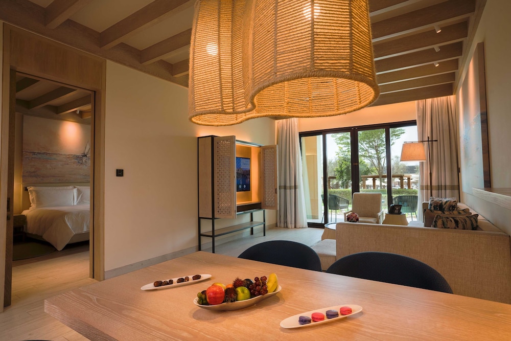 Suite, 1 Bedroom, Balcony, Resort View (Louge Access) — photo 5