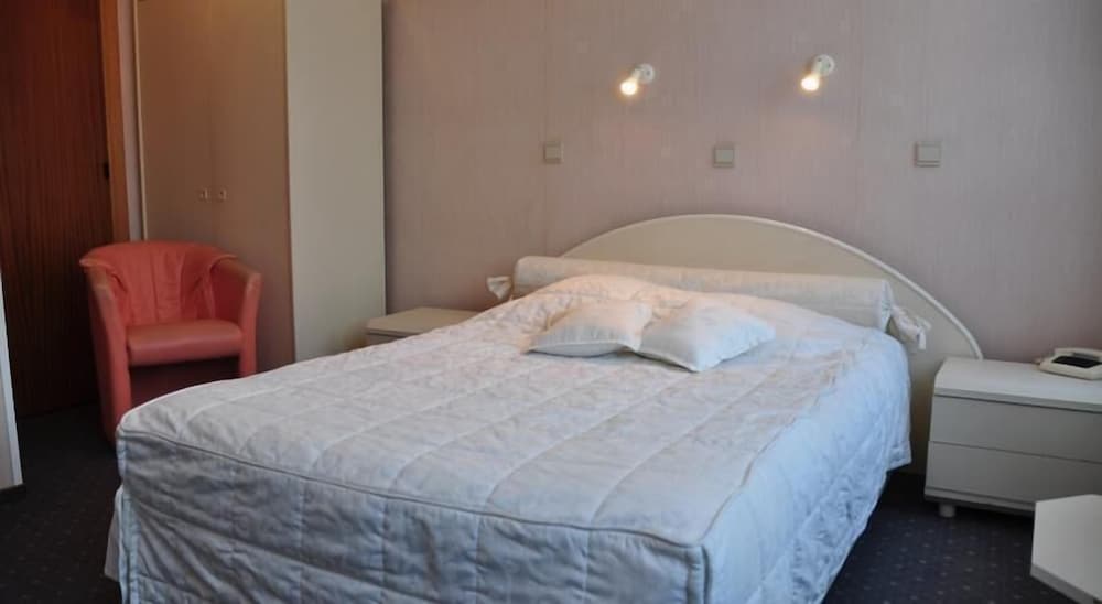 Basic Double Room photo 3