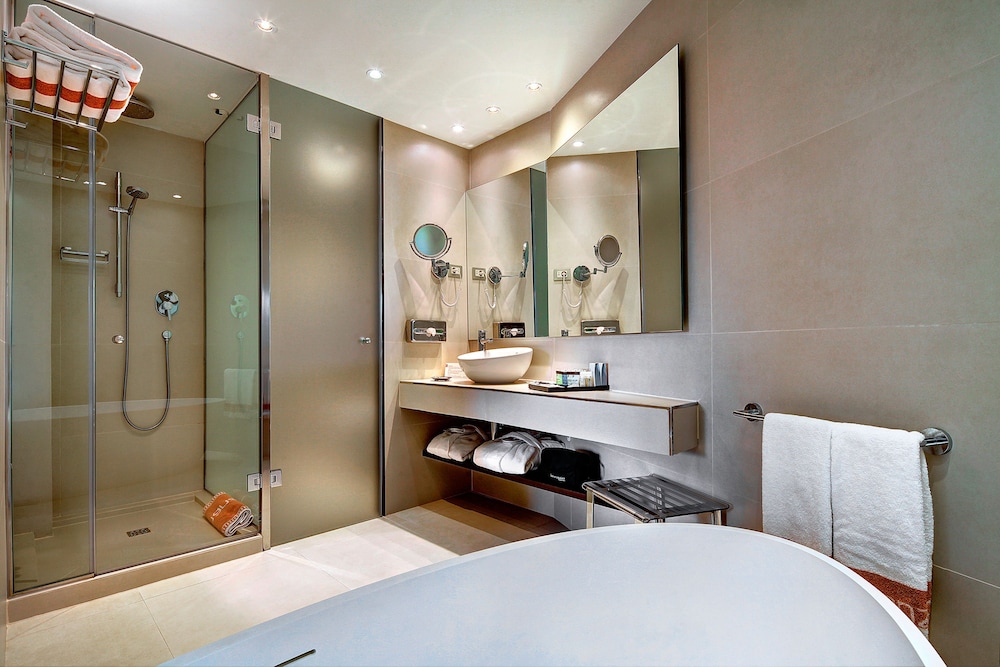 Presidential Suite With Sea View & Spa Access - 4 Adults photo 3