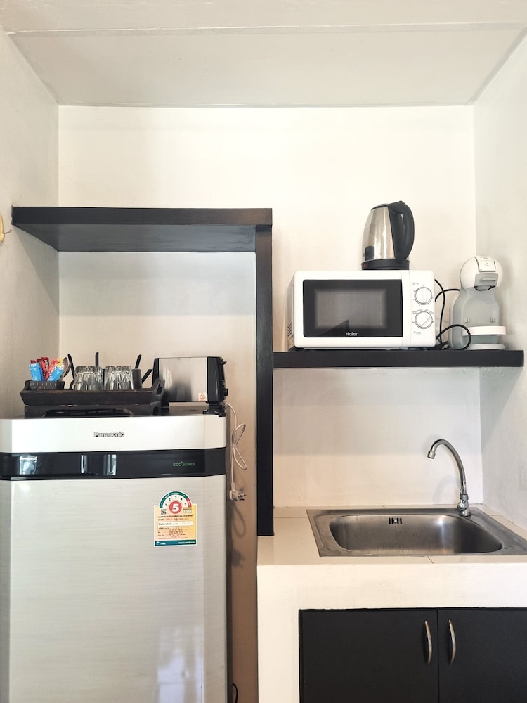 Premium Bungalow, 1 Bedroom, Non Smoking, Refrigerator - Photo 2