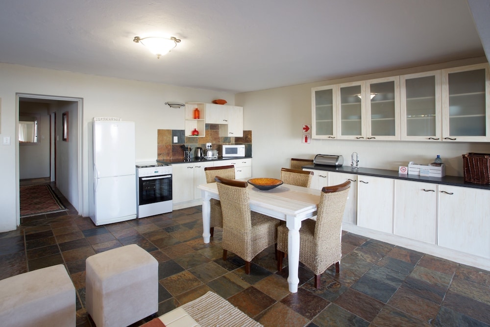 2 Bedroom self catering unit photo 3