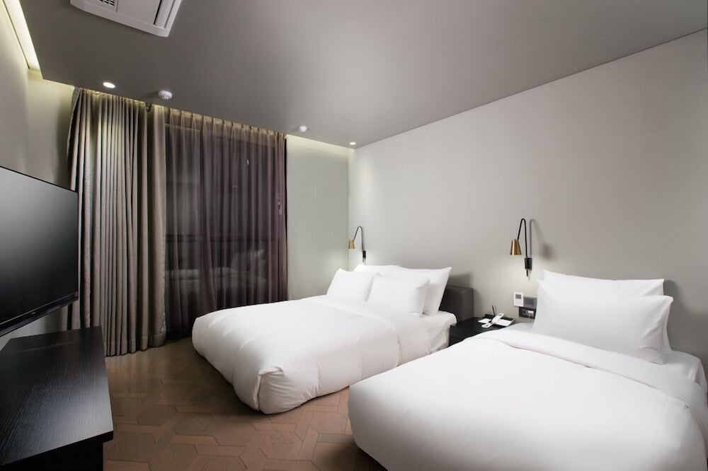 [Summer Pkg For 3] Korean Family Twin Room With Breakfast And Swimming Pool Ticket For 1 Time Use