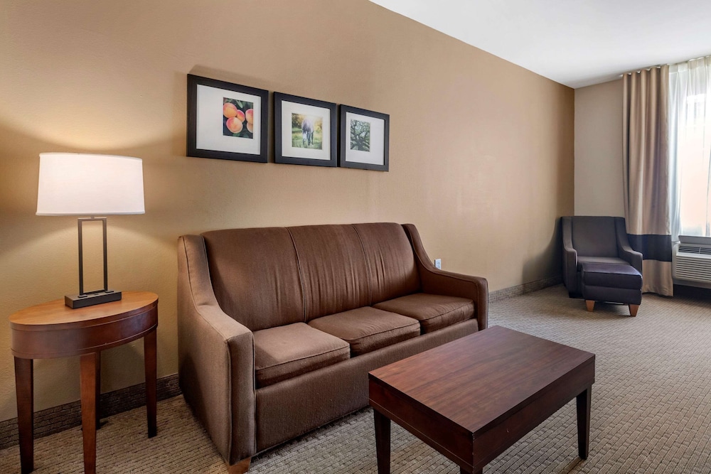 Suite, Multiple Beds, Non Smoking photo 2