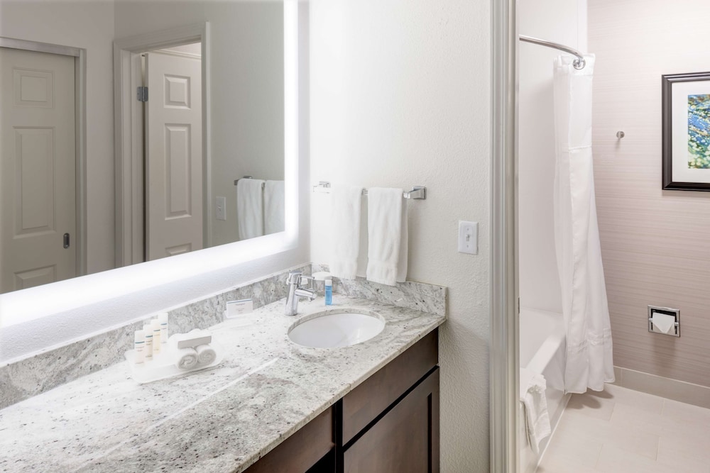 Suite, 2 Double Beds - Photo 6