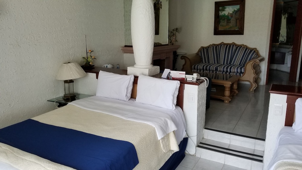 Standard Quadruple Room, 2 Double Beds, Garden View photo 3