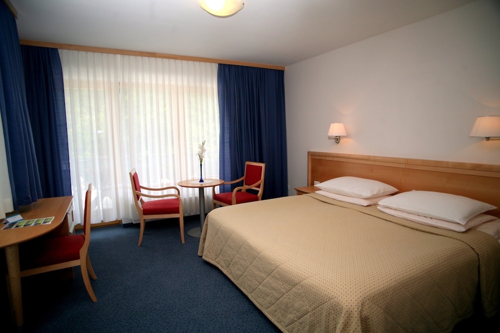 Superior Double or Twin Room, Balcony - Photo 3