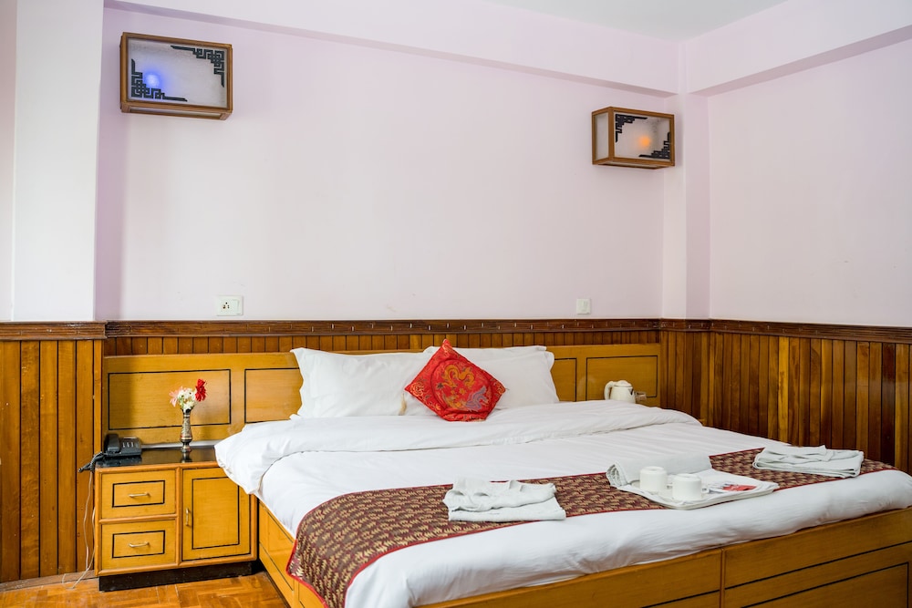 Executive Room - Photo 10