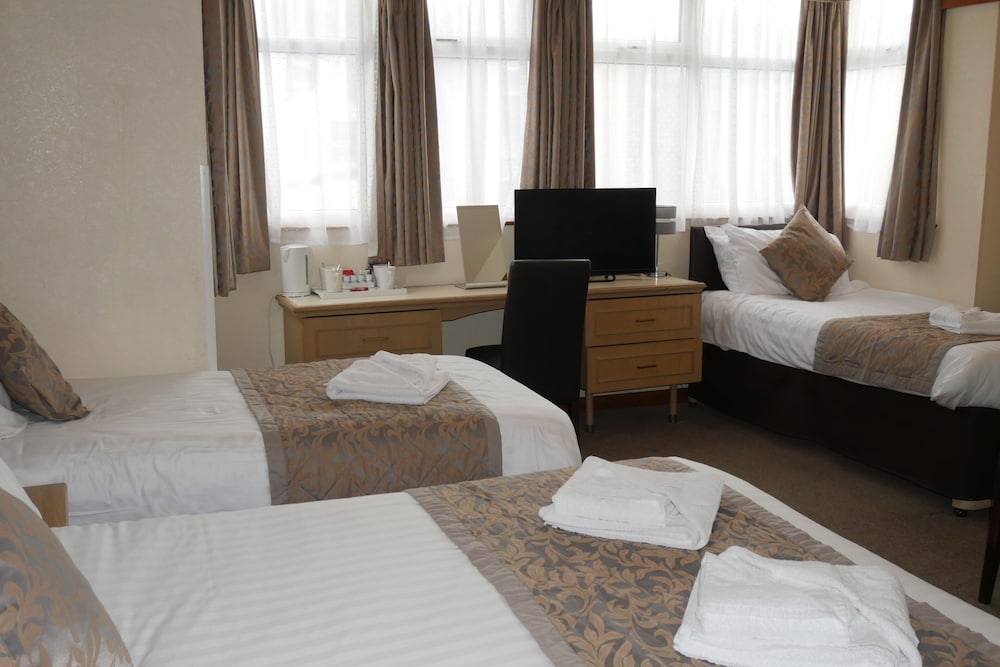 Family Quadruple Room photo 1
